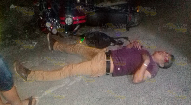 Motociclista resulta lesionado tras derrapar en Chinampa de Gortostiza Motociclista resulta lesionado tras derrapar en Chinampa de Gortostiza