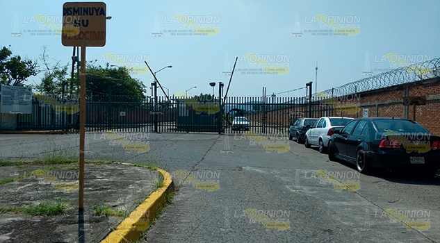 Niega Pemex el acceso al complejo Petroquímico Escolín Niega Pemex el acceso al complejo Petroquímico Escolín