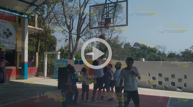 Niños basquetbolistas derrochan talento en cancha de escuela en Tahuaxni Norte Niños basquetbolistas derrochan talento en cancha de escuela en Tahuaxni Norte