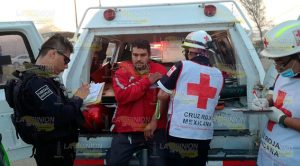 Obreros en motocicleta chocan con un taxista en la Tuxpan - Tampico Obreros en motocicleta chocan con un taxista en la Tuxpan - Tampico