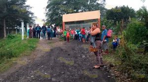 Padres de familia toman las instalaciones por tanto robo a escuela de Cerro Azul Padres de familia toman las instalaciones por tanto robo a escuela de Cerro Azul