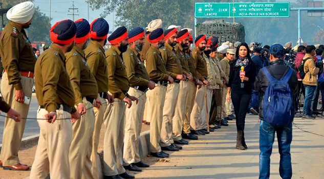 Pakistán liberará al piloto de la India retenido Pakistán liberará al piloto de la India retenido