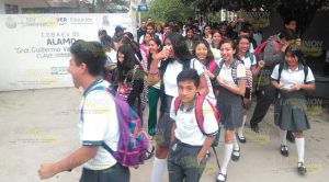 Paro en bachilleres del estado 05 de Álamo, afecta a miles de estudiantes