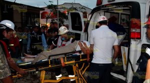 Se desploma andamio en el interior de parroquia en Cerro Azul Se desploma andamio en el interior de parroquia en Cerro Azul
