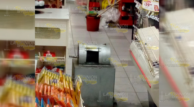 Violento atraco a un OXXO en congregación de Tuxpan Violento atraco a un OXXO en Tuxpan