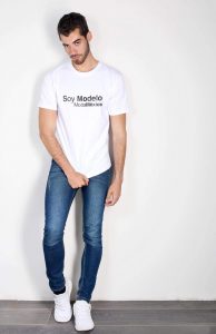 José Luis Vorrath modelando en Poza Rica José Luis Vorrath