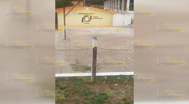 Faltan maestros y mejora en infraestructura educativa en comunidades de Papantla Faltan maestros y mejora en infraestructura educativa en comunidades de Papantla