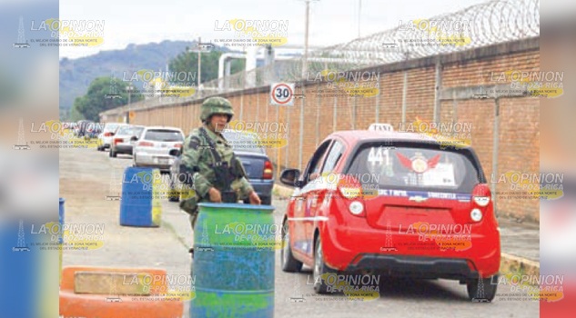 Abren vía alterna por complejo de Pemex