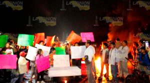 Protesta en carretera de Álamo se sale de control