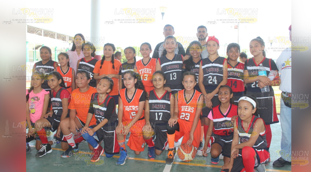 Mundialito basketball rotundo éxito