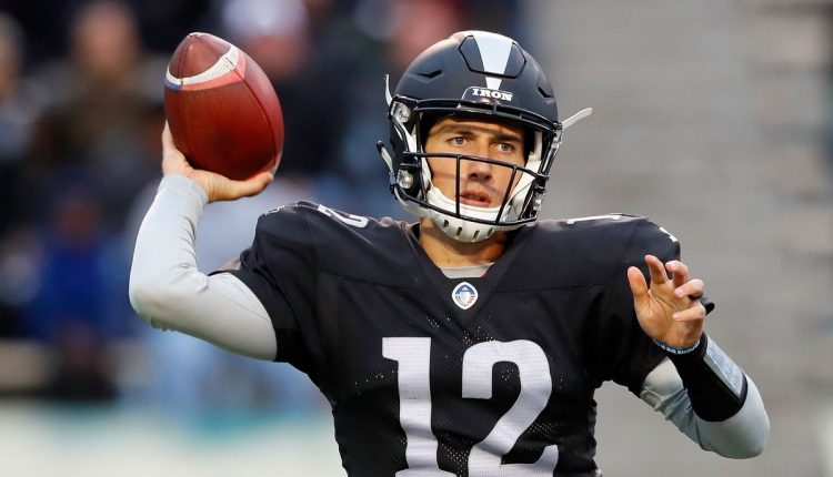 Los Philadelphia Eagles firman a Luis Pérez