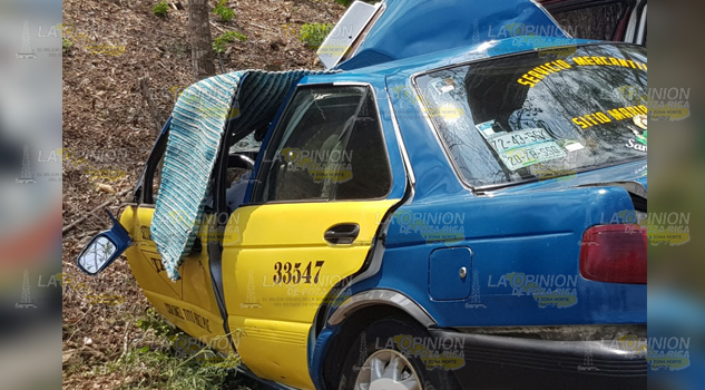 Taxista murió al chocar contra un árbol sobre la carretera federal México-Tuxpan