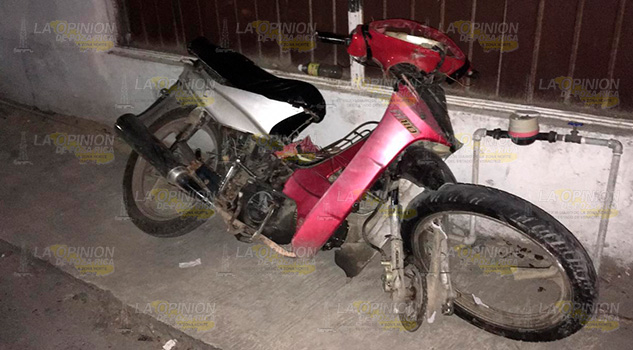 Taxista derriba a motociclista