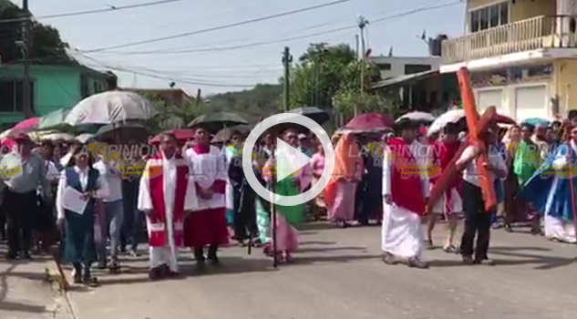 Cientos de feligreses viven pasión de Cristo