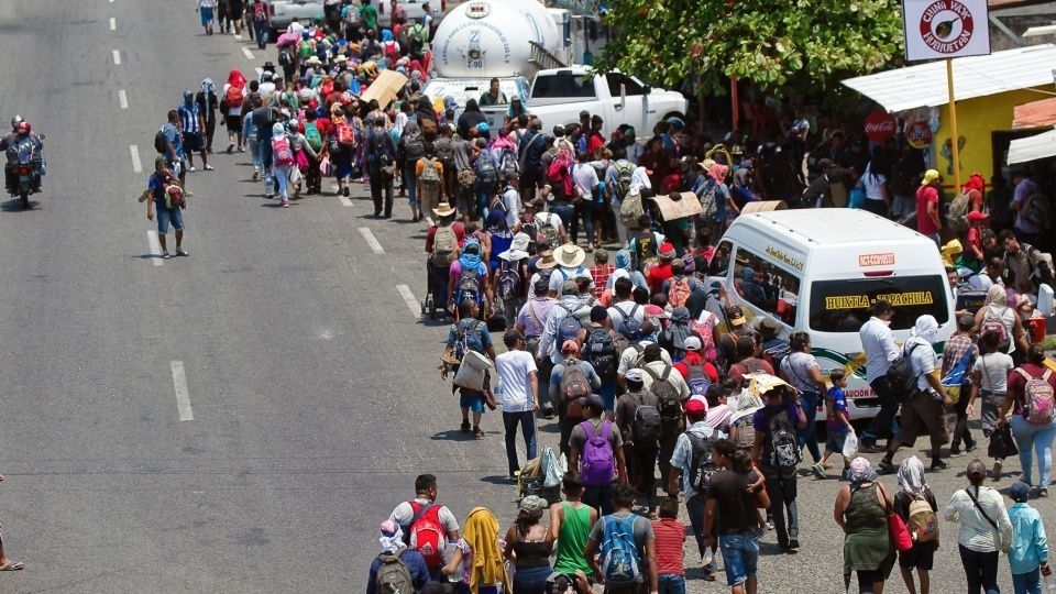 Avanza mitad de caravana migrante
