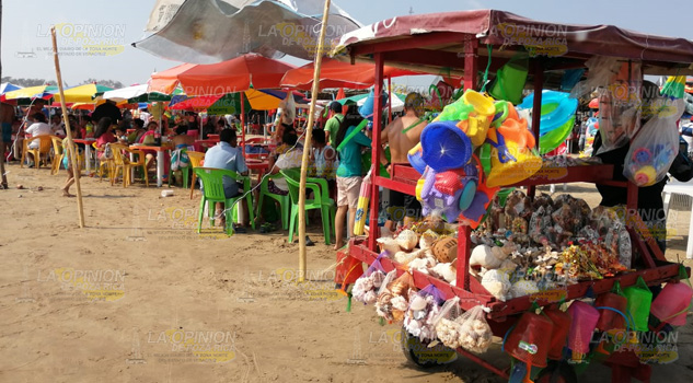 Controlado ambulantaje en playas