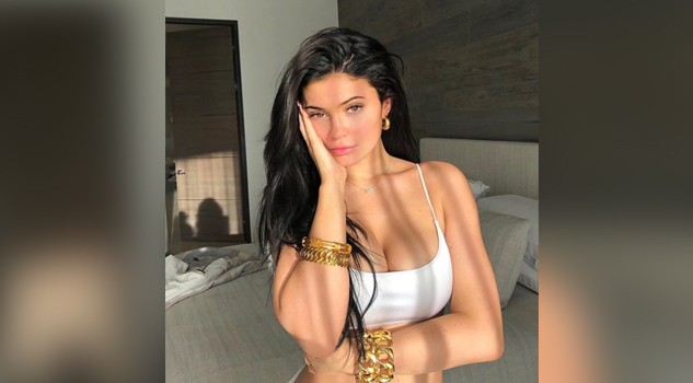Kylie Jenner paraliza la red tras usar sujetador de rejilla