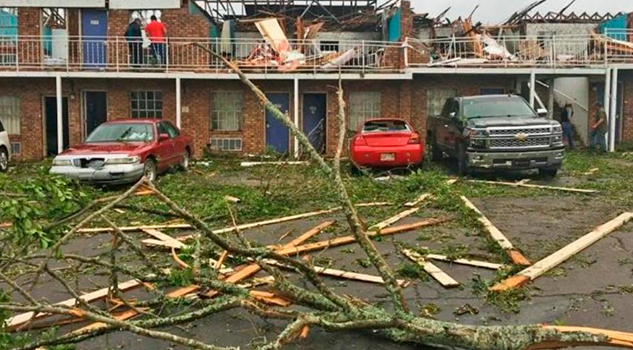 Mueren madre e hijo por destructivo tornado en Luisiana