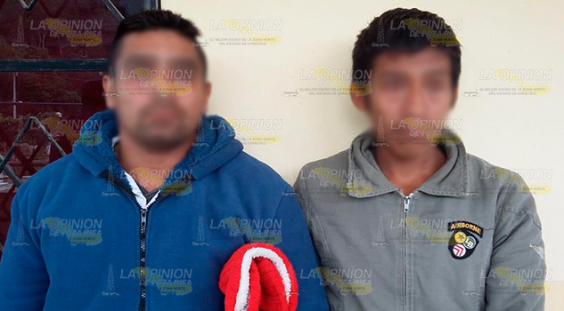 Detienen a ladrones que robaron en negocios de la zona centro.