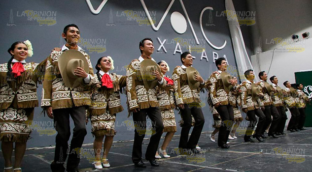 Bachillerato de Gutiérrez Zamora obtiene el segundo lugar en el Certamen de Danza Folklórica de DGB