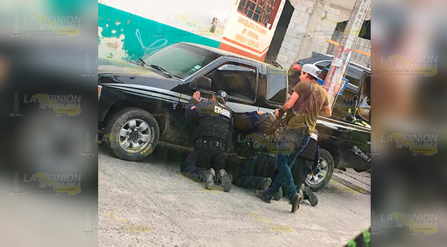 Liberan a 7 de los 8 policias plagiados