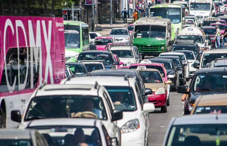 Vacacionistas se amontonan dentro y fuera de la CDMX