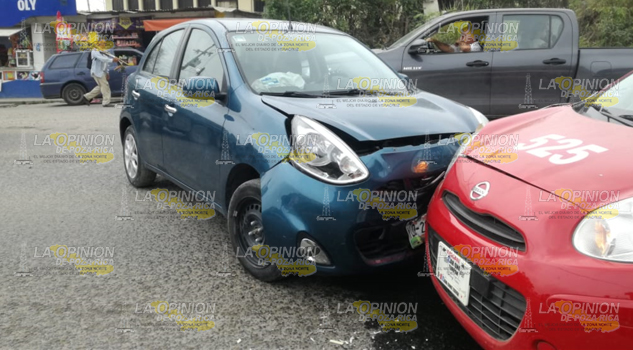 Rebasa a un autobús y choca en el kilómetro 2 de la carretera Tuxpan-Tampico