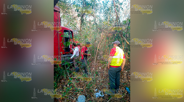 Recuperan vehículos robados, en carretera La Tinaja-Cosamaloapan y Fortín