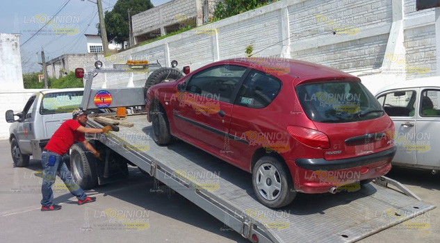 Recuperan auto robado