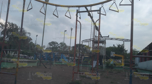 Tumbaran juego infantiles, además remodelarán la fachada del parque de Entabladero