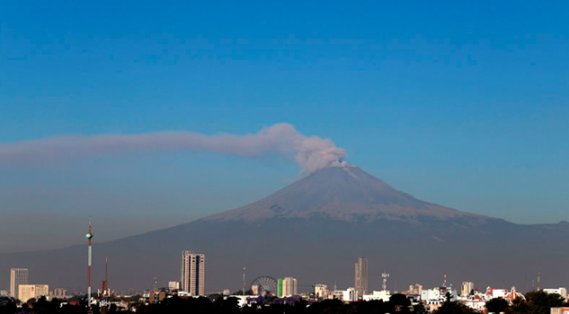 Volcán Popocatépetl reduce su actividad, emite 16 exhalaciones