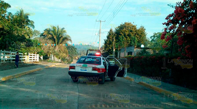 Localizan taxi robado en Tecomate