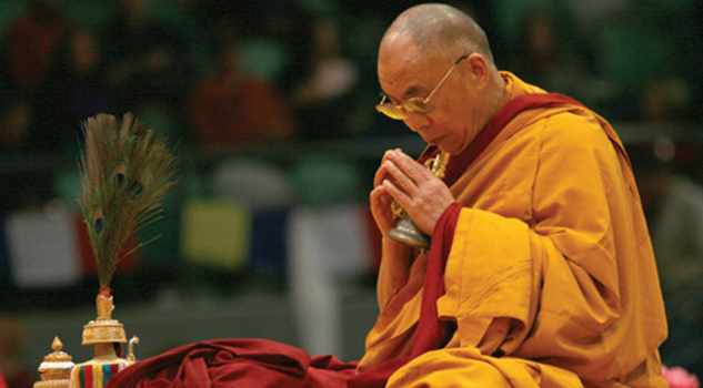Hospitalizan de urgencia al Dalai Lama en India