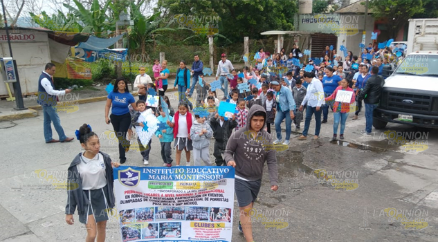 Marchan por el Día Mundial del Autismo