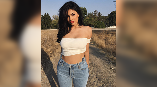 Kylie Jenner luce bellísima sin una gota de maquillaje