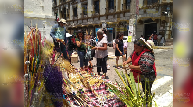 Se preparan para el Domingo de Ramos