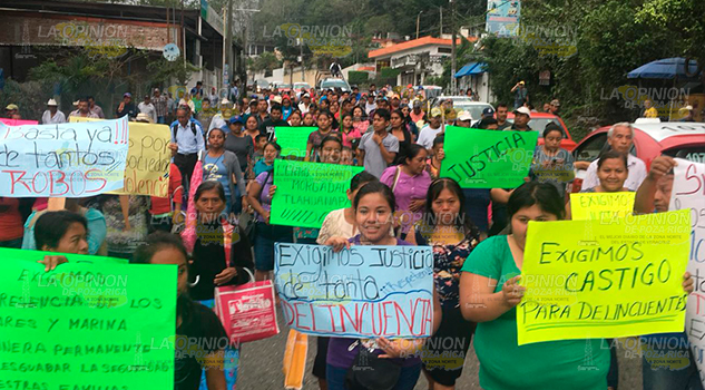 Habitantes de la comunidad Morgadal se manifiestan ante la fiscalía; exigen justicia
