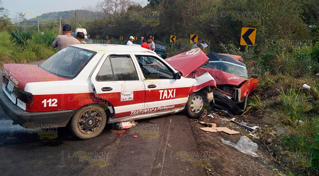 Aparatoso accidente en la Tantoyuca - Tempoal deja 6 lesionados Aparatoso accidente en la Tantoyuca - Tempoal deja 6 lesionados