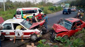 Aparatoso accidente en la Tantoyuca - Tempoal deja 6 lesionados Aparatoso accidente en la Tantoyuca - Tempoal deja 6 lesionados