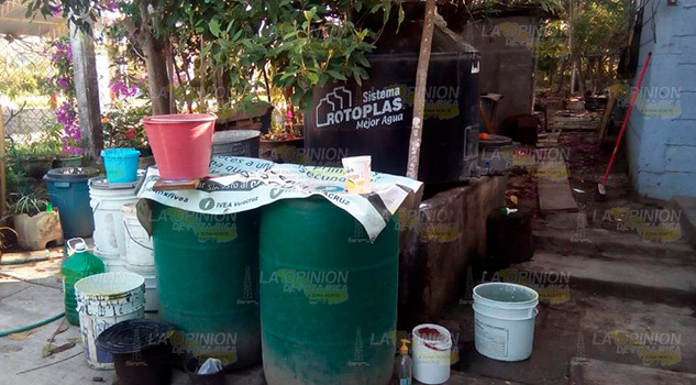 Carecen de agua desde hace más de tres meses en Castillo de Teayo Carecen de agua desde hace más de tres meses en Castillo de Teayo