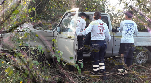 Comerciante de Chinampa de Gorostiza, lesionado en volcadura Comerciante de Chinampa de Gorostiza, lesionado en volcadura