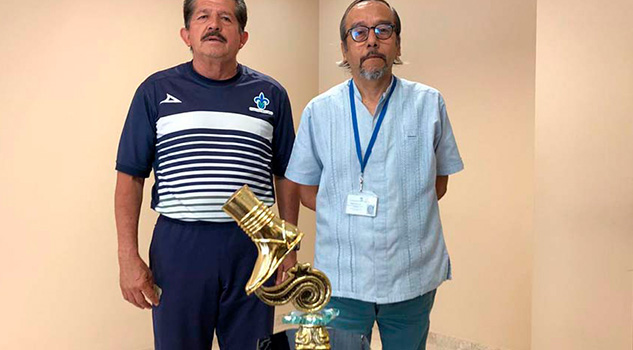 Condecoran al Medio Maratón de Veracruz con el Premio Rarámuri Condecoran al Medio Maratón de Veracruz con el Premio Rarámuri