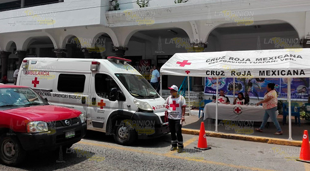 Cruz Roja pide en solidaridad a los vacacionistas en Papantla Cruz Roja pide en solidaridad a los vacacionistas en Papantla