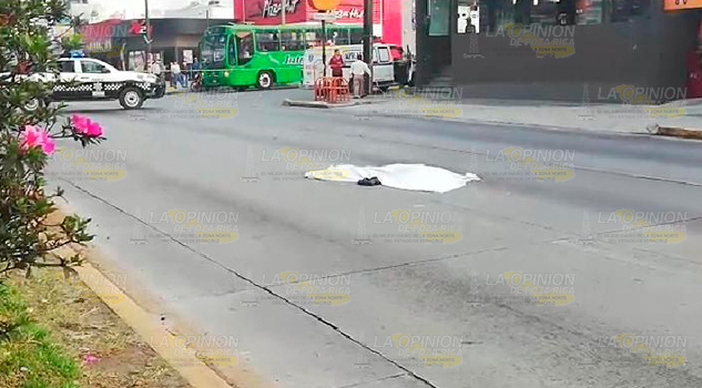 En Xalapa, mata a peatón y huye En Xalapa, mata a peatón y huye