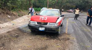 Encontronazo entre taxi y camión de carga en el tramo Papantla - El Chote Encontronazo entre taxi y camión de carga en el tramo Papantla - El Chote