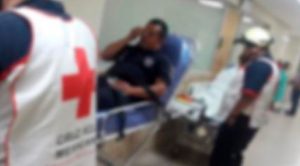 Enfrentamiento entre policías y sujetos sobre la Mendoza - Puebla Enfrentamiento entre policías y sujetos sobre la Mendoza - Puebla