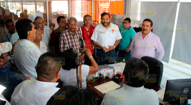 Expedientes rezagados de transportistas despedidos en Poza Rica Expedientes rezagados de transportistas despedidos en Poza Rica