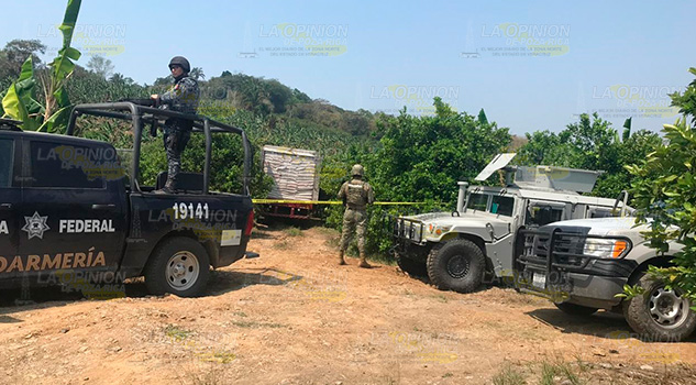 Gendarmería asegura 25 mil litros de hidrocarburo en Tihuatlán Gendarmería asegura 25 mil litros de hidrocarburo en Tihuatlán