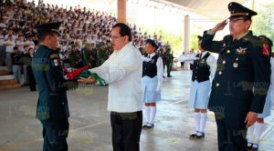 Incineran bandera en la ESBO de Poza Rica, y entregan un nuevo lábaro patrio Incineran bandera en la ESBO de Poza Rica, y entregan un nuevo lábaro patrio