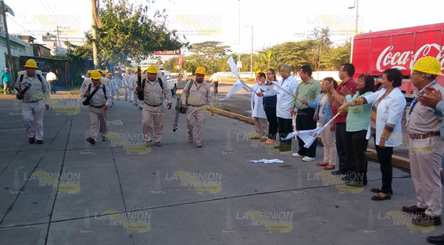 Inicia jornada Masiva de Eliminación de Criaderos de moscos en Coatzintla Inicia jornada Masiva de Eliminación de Criaderos de moscos en Coatzintla